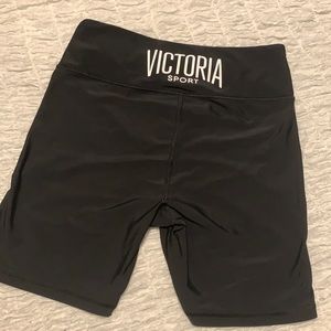 Victoria Sport SZ M Biker Shorts